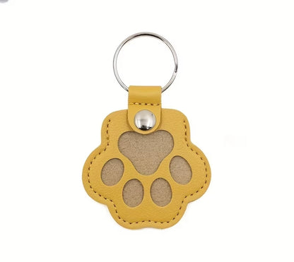 ApexFur™ Pet Hair Paw Keychain